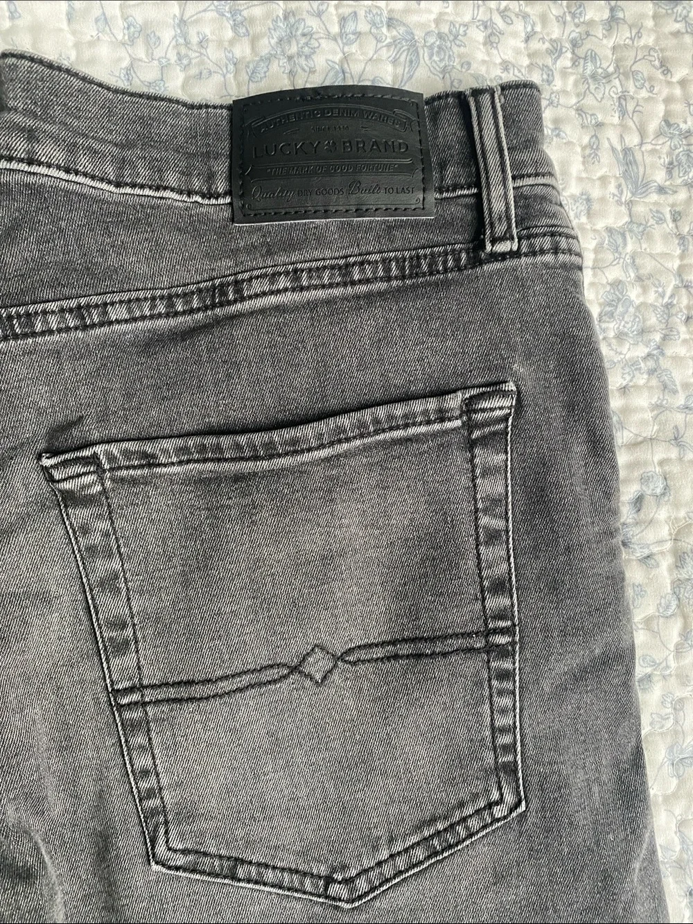 Lucky Brand Men's Washed Black Athletic Straight Jeans